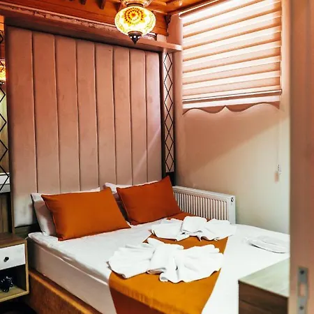 Astra Boutique Hotel *