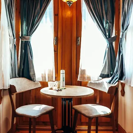 Astra Boutique Hotel *